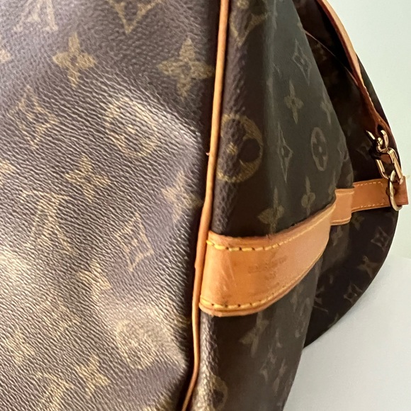 Louis Vuitton Keepall huge duffle bag w / strap - Picture 13 of 16